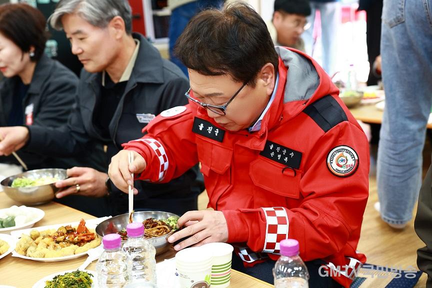 참! 좋은 사랑의 밥차와 재능나눔 봉사 활동4_(2).jpg