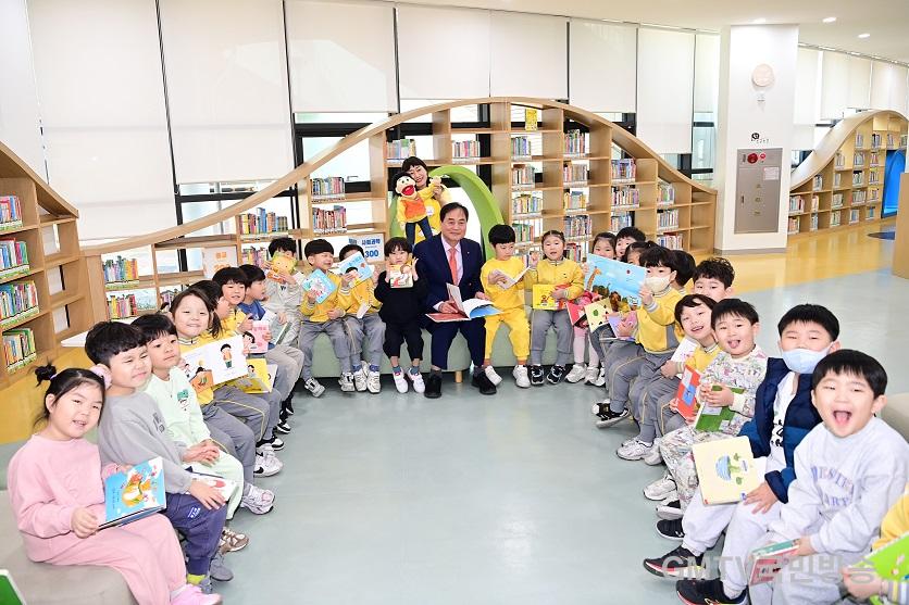 배낙호 김천시장  취임 후 첫 민생 행보로 ‘아이 키우기 좋은 도시’ 현장 점검(사진5).jpg