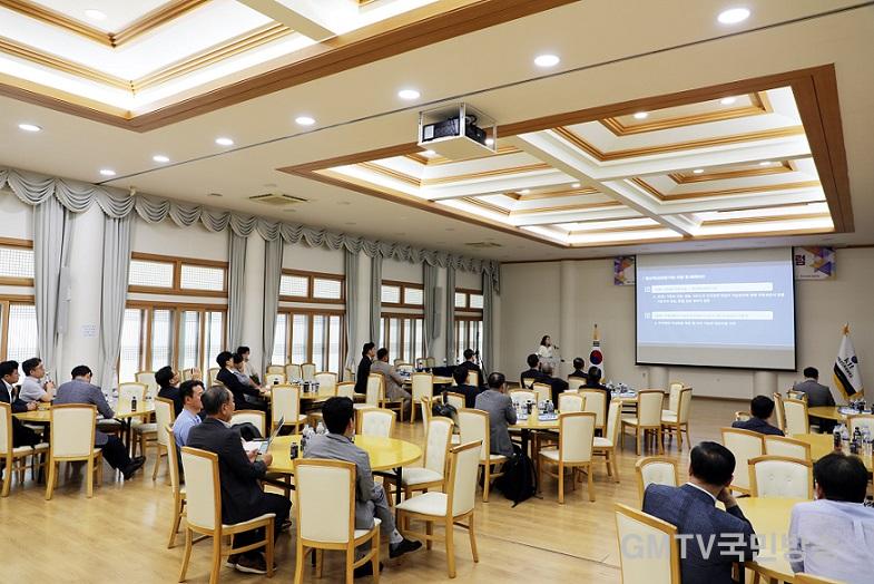 1. 방위산업 정책 육성안 발표_방위사업청 김세랑 중령.jpg